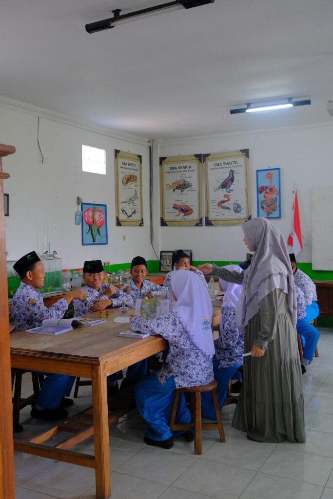 Kira-Kira Harus Sampai Mana Kita Menimba Ilmu?