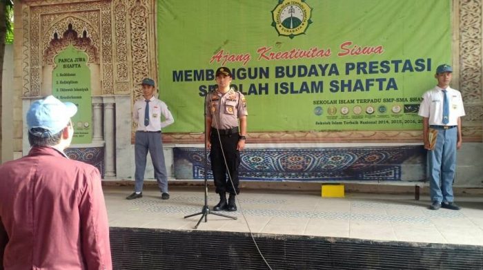 Upacara_dengan_Kapolsek