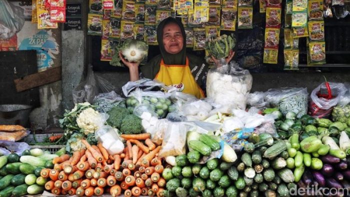 potret-pedagang-yang-bertahan-di-tengah-naiknya-harga-7_169